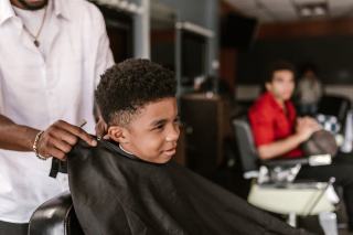 Coupe enfant : conseils, styles et tarifs chez le coiffeur