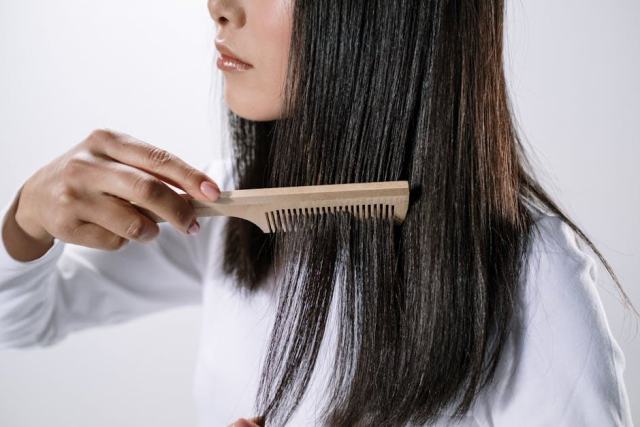 Le défrisage : lisser durablement les cheveux crépus ou frisés
